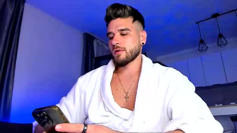 Snapshot of paris_lock chatting on September 21, 11:39 pm Paris online show from September 21, 11:39 pm