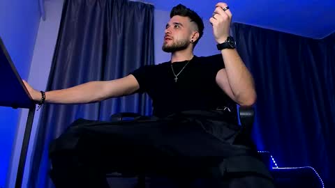 Snapshot of paris_lock chatting on October 31, 8:43 pm Paris online show from October 31, 8:43 pm