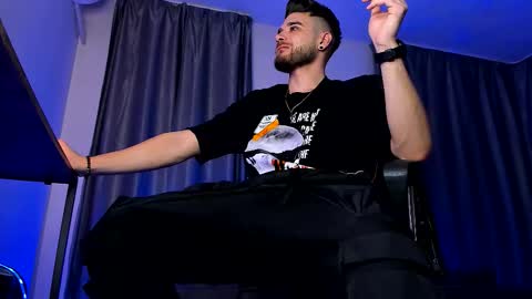 Snapshot of paris_lock chatting on December 1, 7:08 pm Paris online show from December 1, 7:08 pm