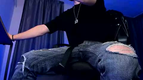 Snapshot of paris_lock chatting on December 14, 2:39 am Paris online show from December 14, 2:39 am