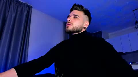 Snapshot of paris_lock chatting on January 9, 8:43 pm Paris online show from January 9, 8:43 pm