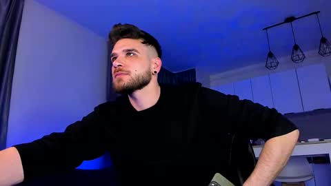 Snapshot of paris_lock chatting on February 7, 10:24 pm Paris online show from February 7, 10:24 pm