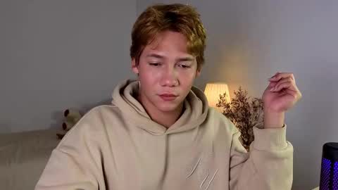 connie online show from December 15, 2:16 am