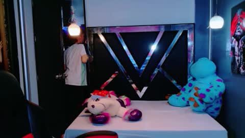 park_jimin1 online show from December 16, 7:08 pm