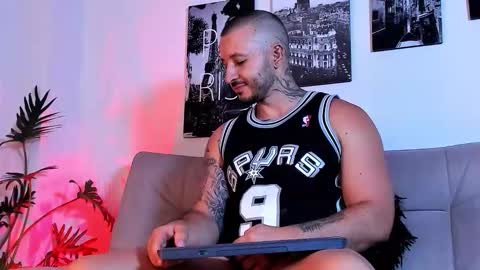 Snapshot of parker_lavine chatting on October 25, 2:19 am parker lavine online show from October 25, 2:19 am