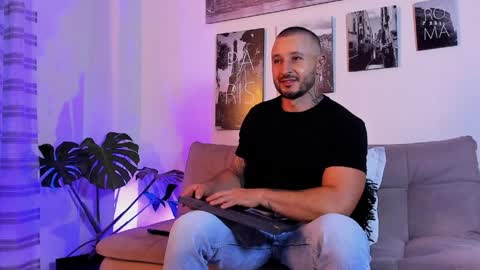 parker lavine online show from March 28, 2:55 am