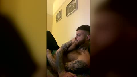 parkertom525 online show from April 22, 11:50 pm