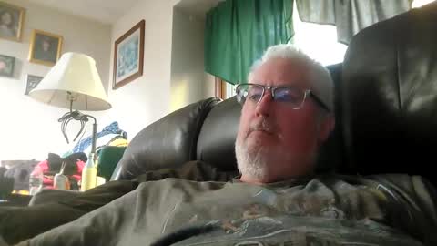 Snapshot of part86 chatting on October 18, 1:23 pm part86 online show from October 18, 1:23 pm