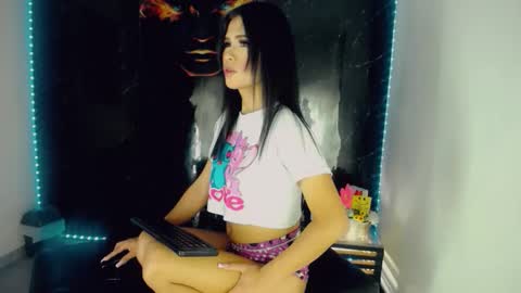 party_fre_girl online show from May 30, 9:34 pm