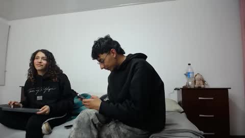 Snapshot of pasionados chatting on October 5, 2:32 am pasionados online show from October 5, 2:32 am