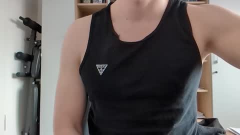 Snapshot of patii132 chatting on February 2, 10:03 am patii132 online show from February 2, 10:03 am