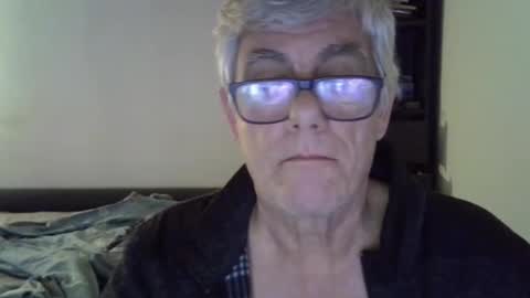 Snapshot of patrick5275 chatting on December 7, 9:44 pm patrick5275 online show from December 7, 9:44 pm
