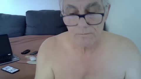 Snapshot of patrick5275 chatting on December 10, 1:11 pm patrick5275 online show from December 10, 1:11 pm