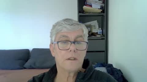 Snapshot of patrick5275 chatting on December 11, 1:17 pm patrick5275 online show from December 11, 1:17 pm