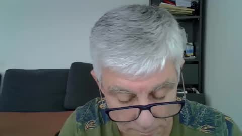 Snapshot of patrick5275 chatting on January 4, 10:27 am patrick5275 online show from January 4, 10:27 am
