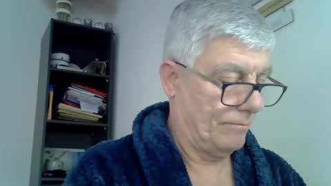 Snapshot of patrick5275 chatting on March 5, 7:05 am patrick5275 online show from March 5, 7:05 am