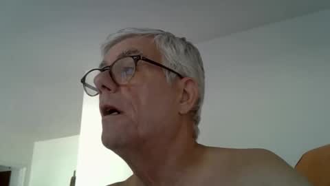 Snapshot of patrick5275 chatting on September 12, 8:14 am patrick5275 online show from September 12, 8:14 am