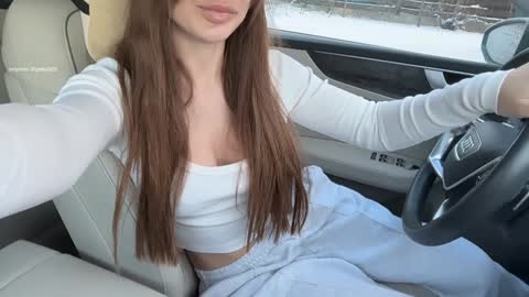 Snapshot of patry333 chatting on February 3, 6:40 am Andreea online show from February 3, 6:40 am