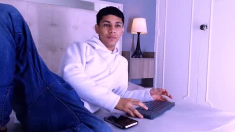 Snapshot of patt_morris chatting on January 13, 11:15 am patt_morris online show from January 13, 11:15 am