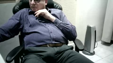 Snapshot of pattrom chatting on June 5, 12:28 am Patrom online show from June 5, 12:28 am