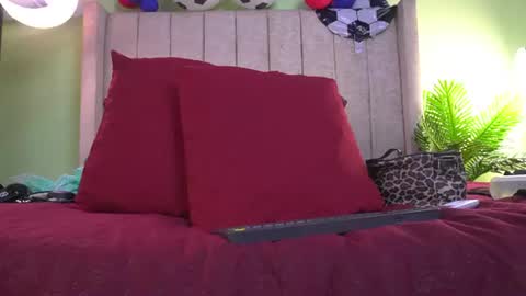Snapshot of patty_m chatting on June 18, 11:58 am patty online show from June 18, 11:58 am