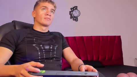 Paull George online show from October 3, 1:52 pm