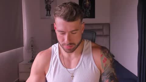 PAUL ROGER online show from November 23, 5:13 pm