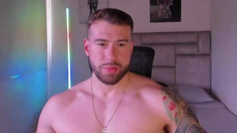 PAUL ROGER online show from July 21, 6:32 pm