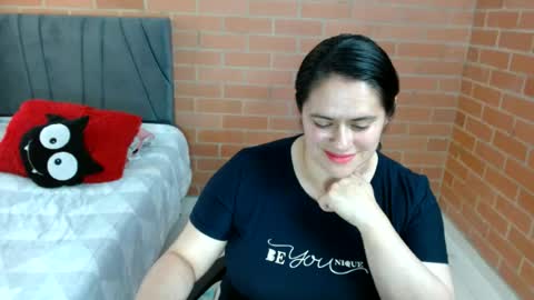 paula__117 online show from June 25, 9:41 pm