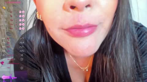 Pau online show from January 13, 10:13 pm