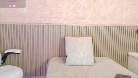 PAULA CRUZ online show from October 10, 7:35 pm