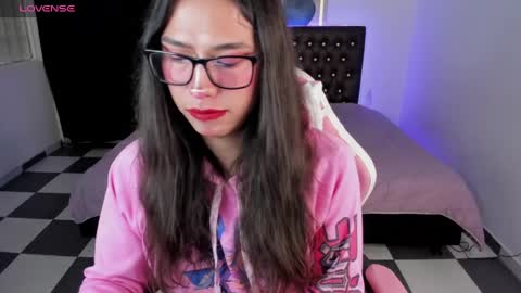 Snapshot of paula_kawaiifu chatting on January 5, 5:09 pm CALL ME PAULA online show from January 5, 5:09 pm