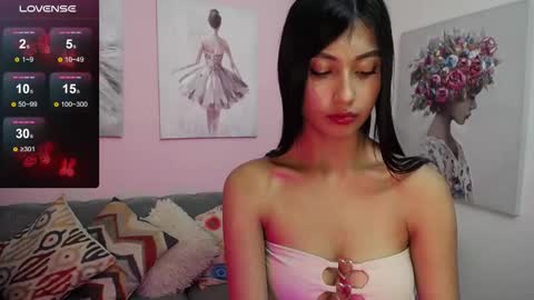 Pau online show from November 26, 12:28 pm