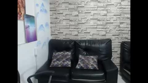 Snapshot of paula_ross_ chatting on February 15, 12:18 am paula ross online show from February 15, 12:18 am