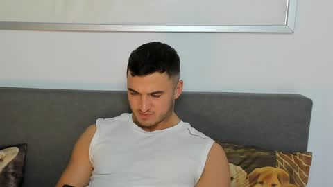 paulblack021 online show from February 3, 12:47 am