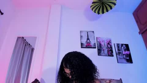 Pau online show from December 20, 1:18 pm