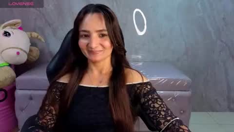 Snapshot of paulette37_a chatting on June 17, 7:48 pm Paulette online show from June 17, 7:48 pm