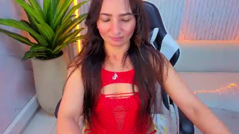 Snapshot of paulette37_a chatting on June 27, 8:58 pm Paulette online show from June 27, 8:58 pm