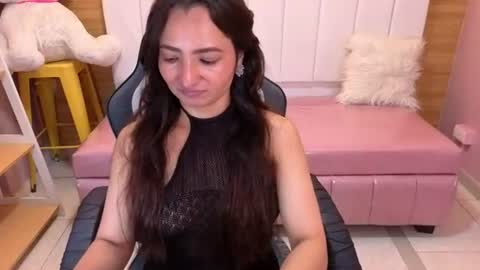 Snapshot of paulette37_a chatting on July 13, 12:52 pm Paulette online show from July 13, 12:52 pm