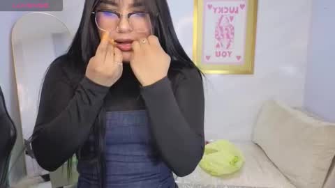 Live 800am 200pm COLOMBIAN HOUR online show from December 20, 1:29 pm