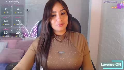 Snapshot of paulina_galvis2700 chatting on July 24, 4:49 pm paulina online show from July 24, 4:49 pm