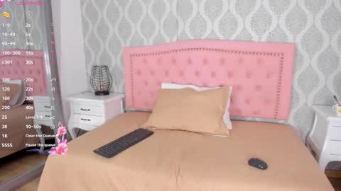 paulina lux online show from March 22, 1:58 pm