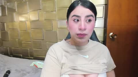paulinabelen21 online show from May 12, 4:09 am