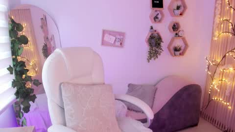 Estefania online show from October 5, 6:28 pm