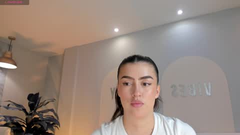 Paulina Santos  online show from March 28, 7:35 pm