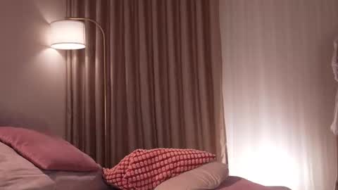 Snapshot of pauline_7 chatting on February 8, 6:11 pm pauline_7 online show from February 8, 6:11 pm