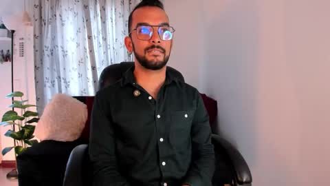 Snapshot of paulodasilva_ chatting on March 23, 7:18 pm Paulo Da Silva online show from March 23, 7:18 pm