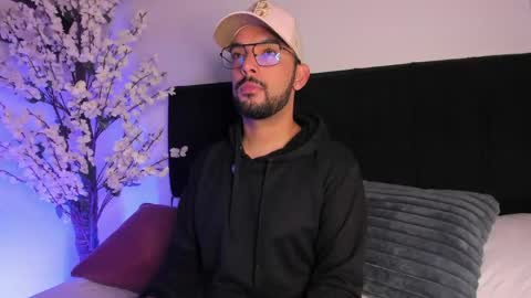 Snapshot of paulodasilva_ chatting on April 16, 11:22 am Paulo Da Silva online show from April 16, 11:22 am