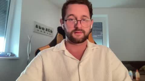 love bush online show from September 29, 4:01 pm