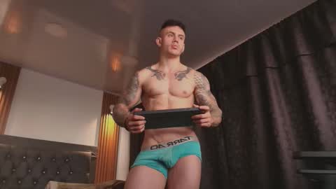 Snapshot of paulthompson_ chatting on February 7, 12:31 pm Paul online show from February 7, 12:31 pm